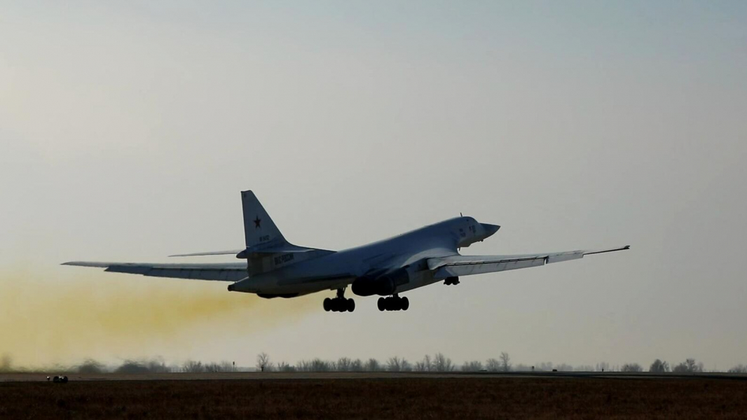 Два ракетоносца Ту-160 выполнили плановый полет над нейтральными водами