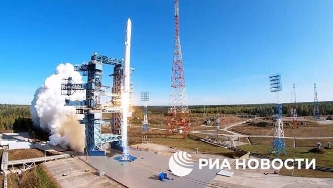Ракета Ангара-1.2 вывела на орбиту военные спутники после старта с Плесецка