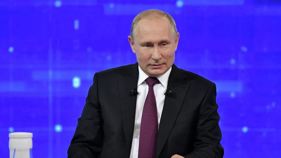 Путин пообещал улучшать характеристики новых надводных и подводных судов