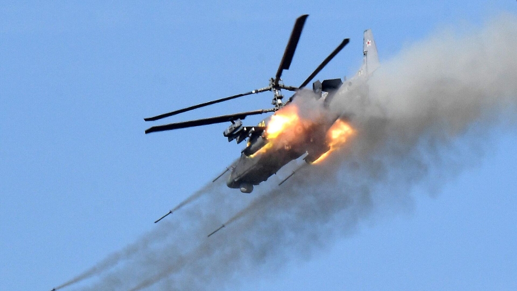 Минобороны: вертолеты уничтожили блиндажи с боевиками ВСУ в Курской области
