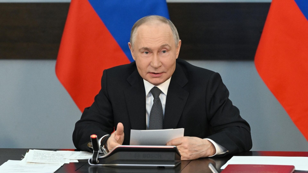 Путин призвал системно развивать лодки, корабли, авиацию как составляющие ВМФ