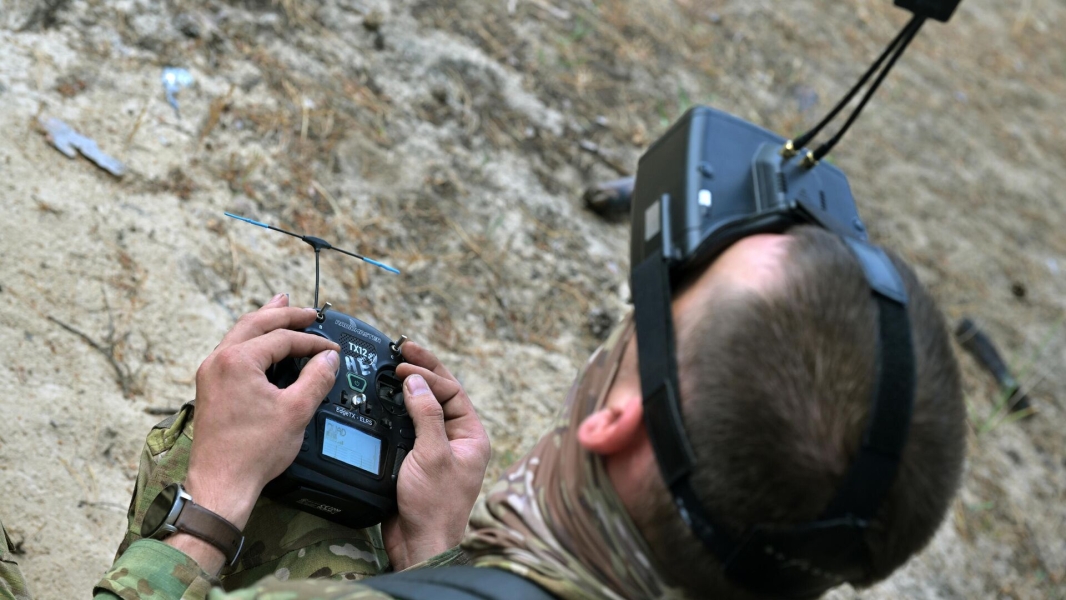 Операторы FPV-дронов нанесли удар по орудиям ВСУ на Ореховском направлении
