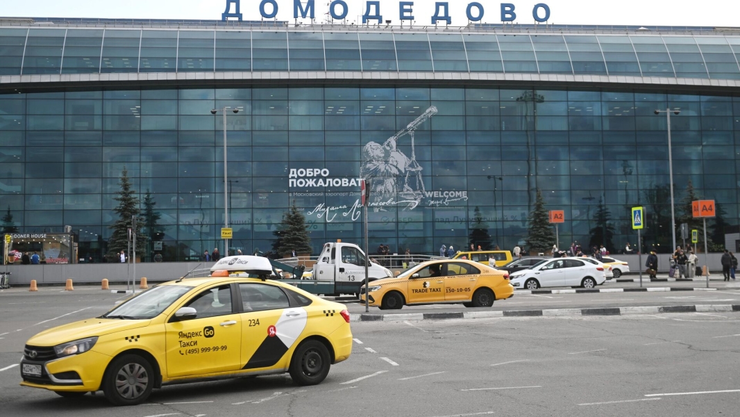Росавиация: в аэропортах Домодедово и Жуковский ввели ограничения на полеты