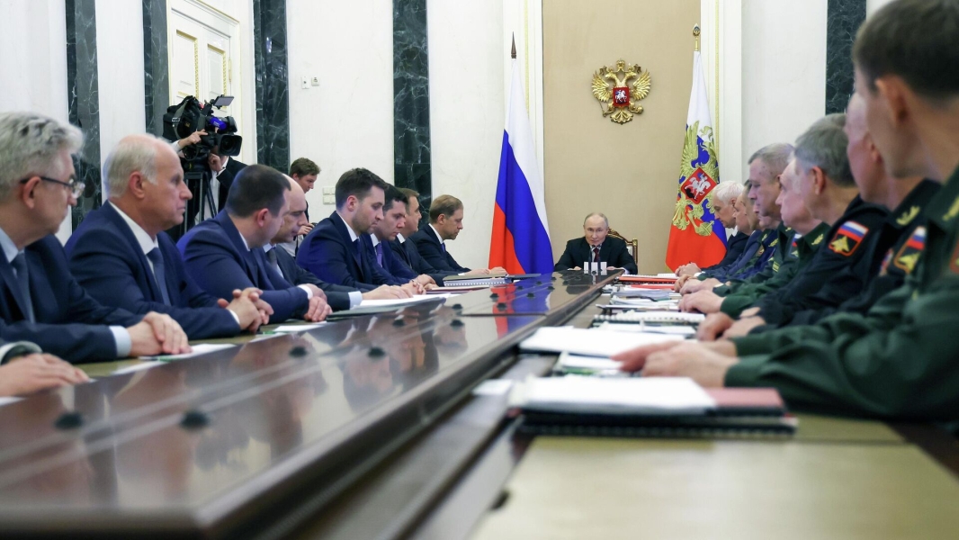 Путин: программа вооружений должна обеспечить создание универсальной системы ПВО