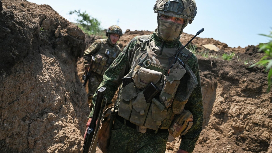 Российский военный уничтожил бронеавтомобиль США MaxxPro у села Петровское в ДНР