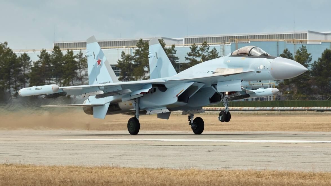 «Ростех»: ВКС России получили партию новых истребителей Су-35С